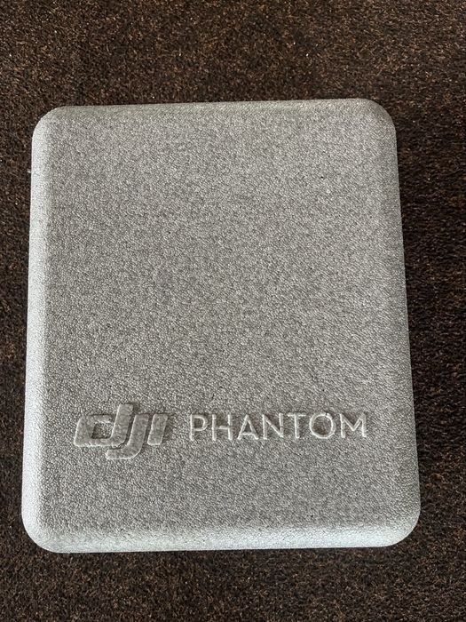 Vând drona DJI Phantom 4 PRO V2