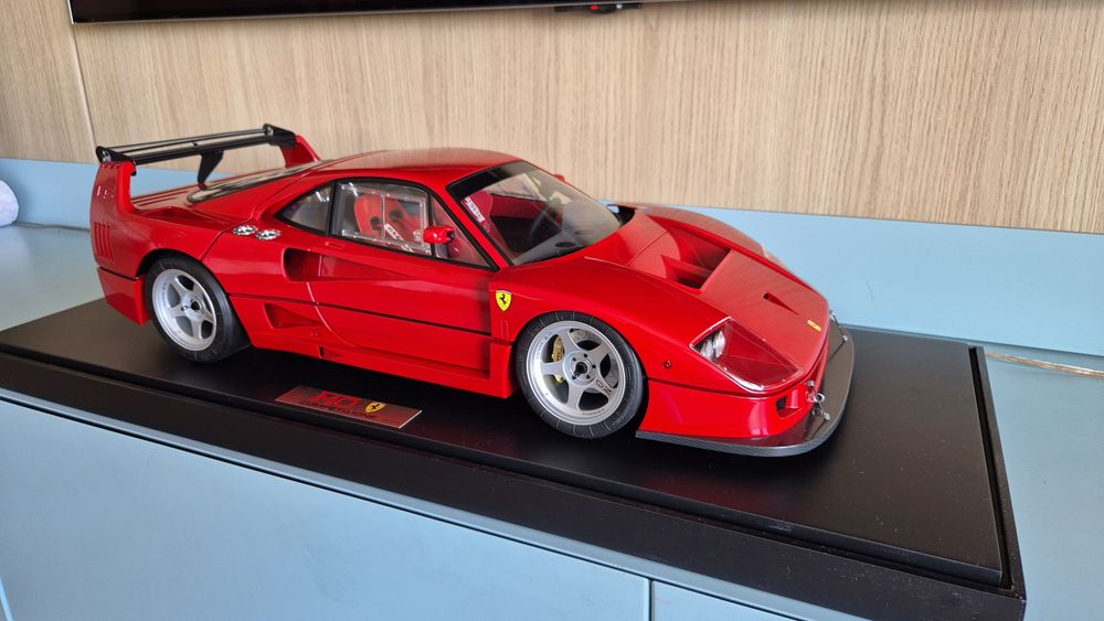 Ferrari F40 Competizione 1/8