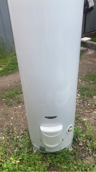 Продам Аристон водонагреватель