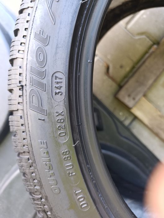 Anvelope de iarnă 245 40 18 Michelin dot 2017
