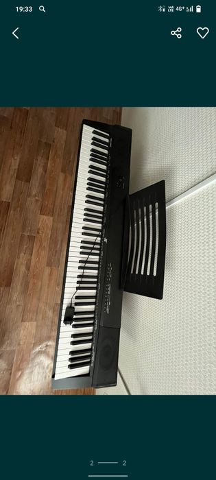 Продам пианино электронное