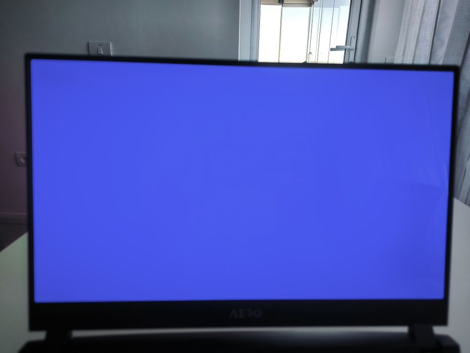 Laptop GIGABYTE AERO 15 OLED KD/RTX3060 6GB/i7-11800H/16GB RAM/3TB SSD