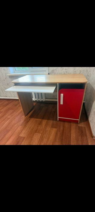 Продам стол компьютерный