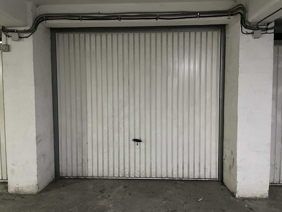 Vand GARAJ ZIDIT zona Nord