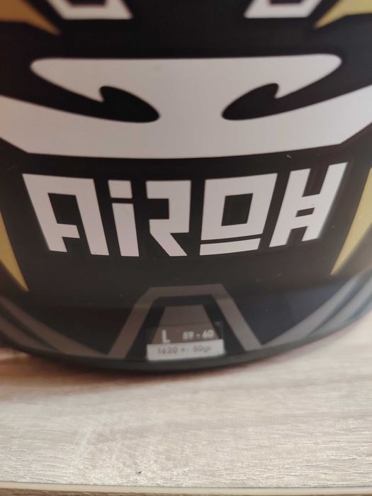 Каска Airoh в добро състояние