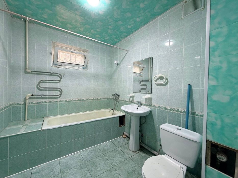 18 квартал. 3/2/4. Кирпич. 2/6 балкон