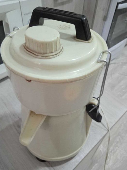 Продам советскую соковыжималку Б/У.