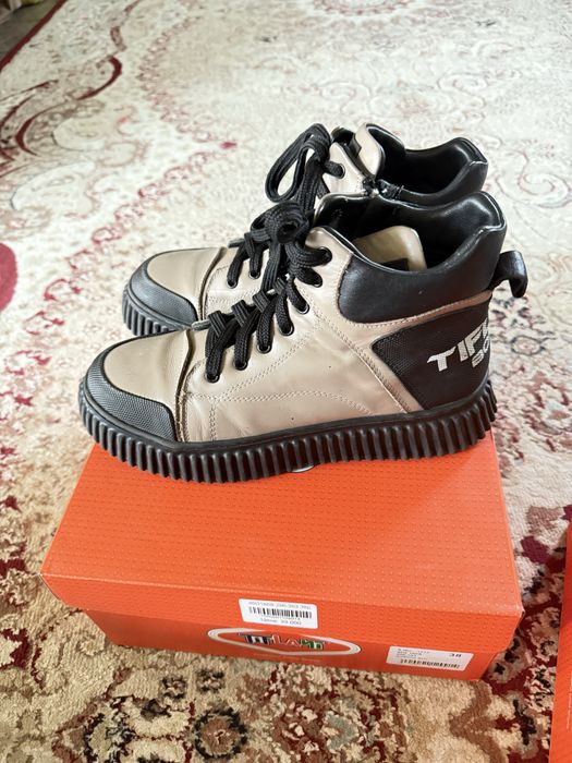 Ботиник Тифлани, для девочки подростка 38 размер