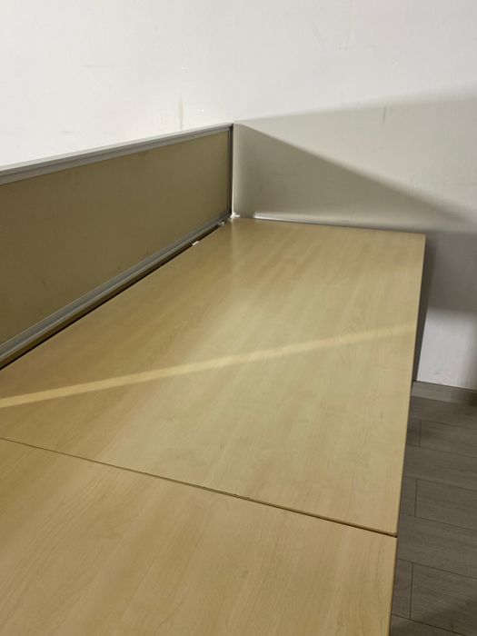 2 Buc. Bench 4 Posturi de Lucru cu Panou Separator; Birou cu 4 Blaturi