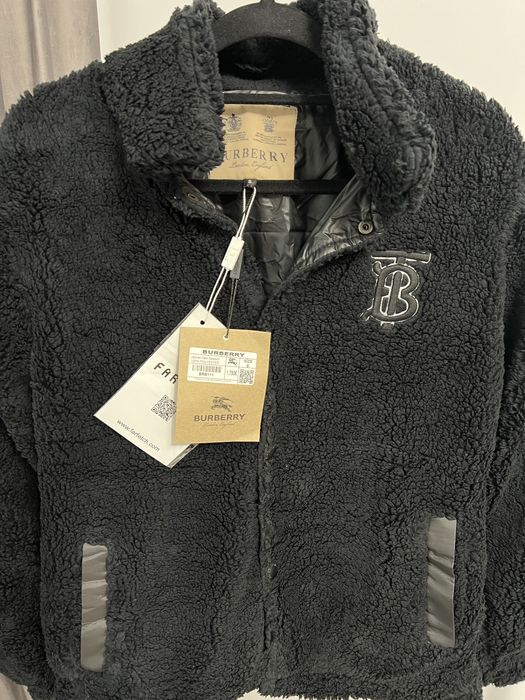 Geaca pufoasa BURBERRY super calitate