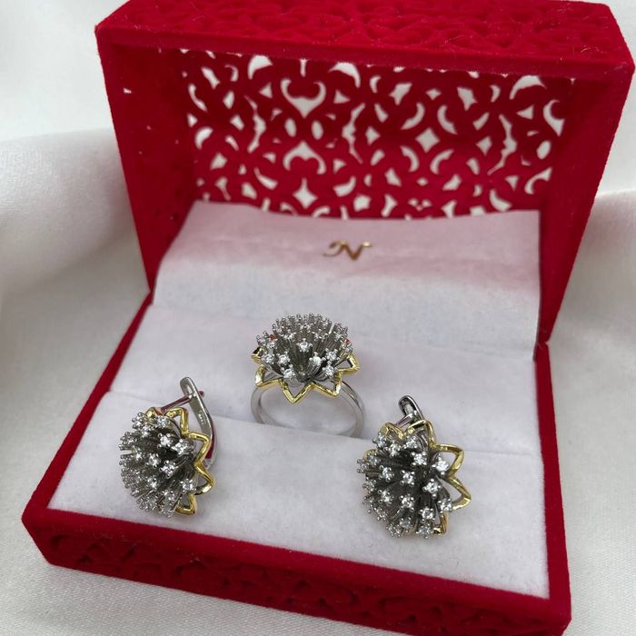 Шикарный комплект серебро 925  с позолотой и Цирконием Сияет на Солнце