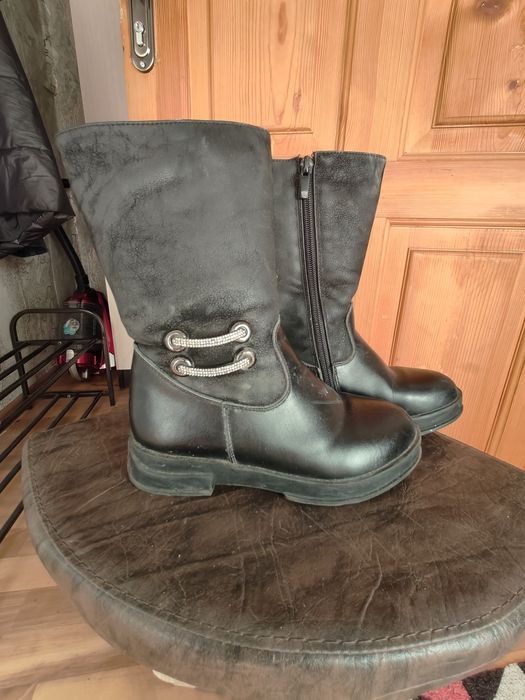 Детская обувь ,в очень хорошем состоянии