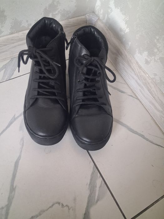 Зимние ботинки из кожи