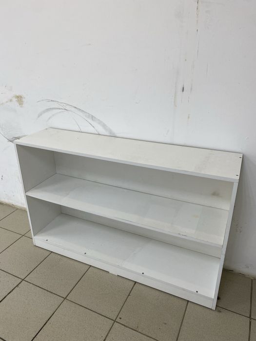 Продам витрину, рабочий стол и полочку