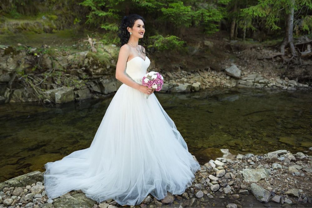 Vand rochie de mireasa