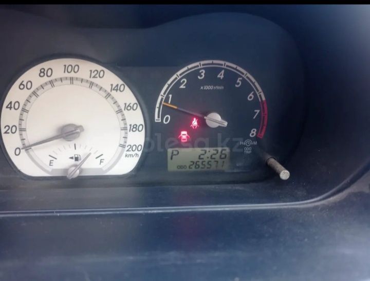 Toyota IST, 2005 г.