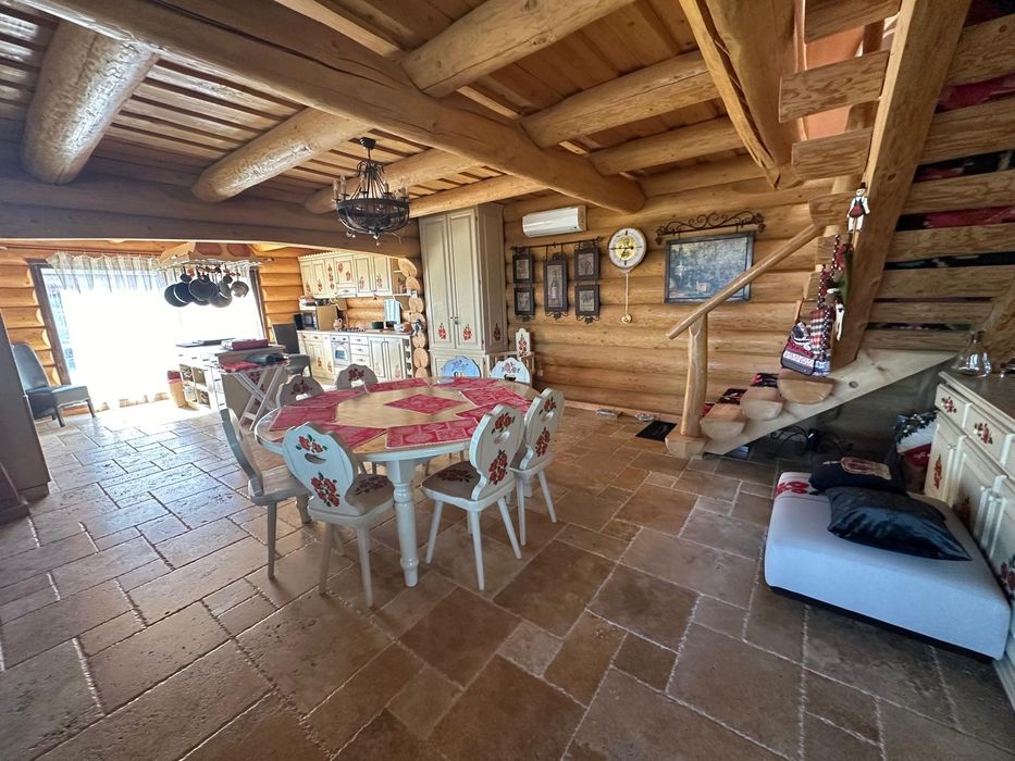 Vand Colectie Mobila tradiționala