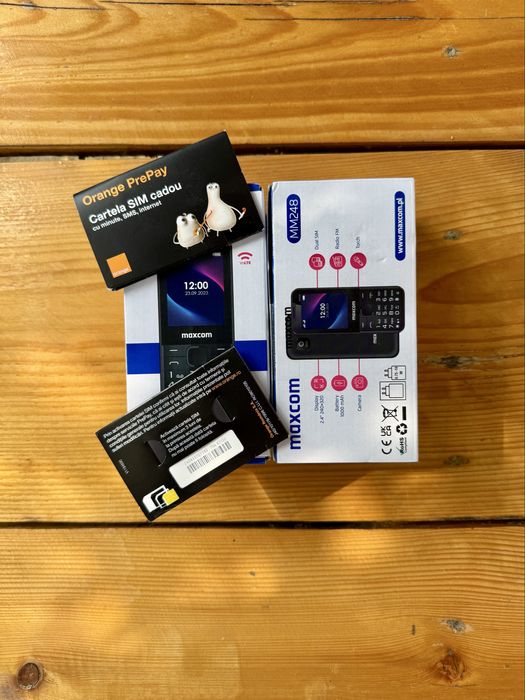 Pachet telefoane cu butoane Maxcom MM248 + CADOU cartela prepaid
