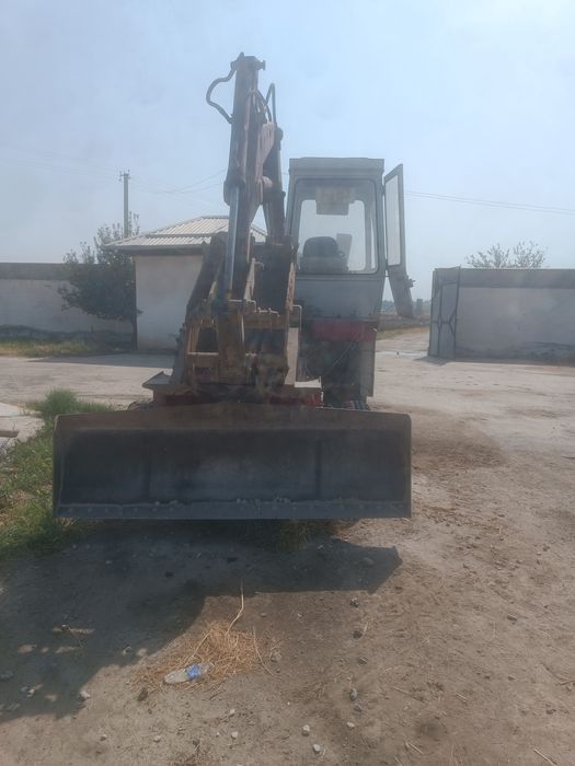 Карпатец, экскаватор погрузчик.