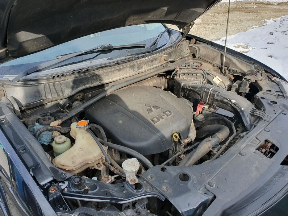 Mitsubishi outlander VOLAN DREAPTA