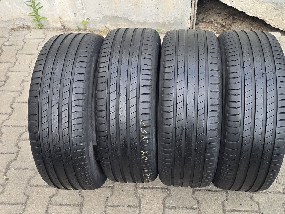 235 60 18 Michelin