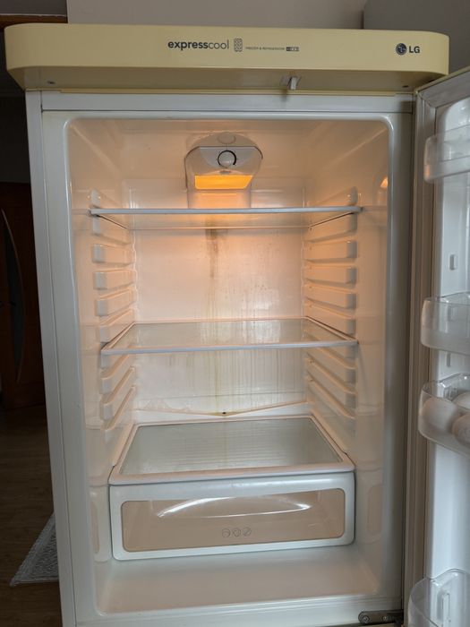Продам холодильник LG