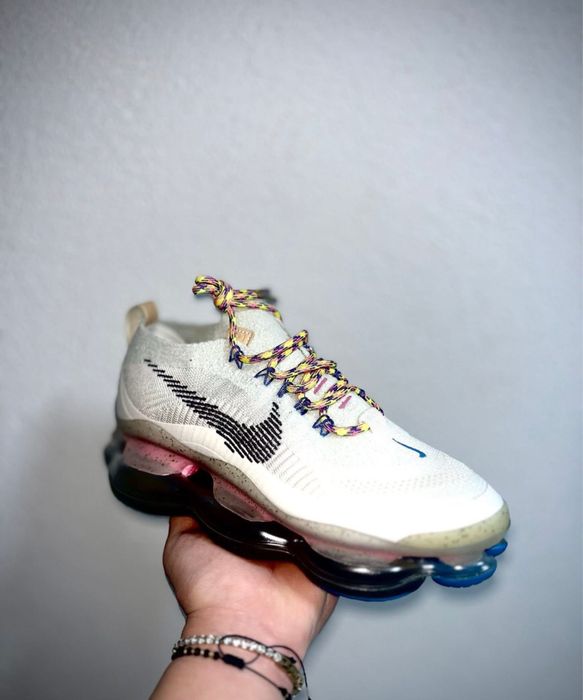 Nike Scorpion marimi diferite