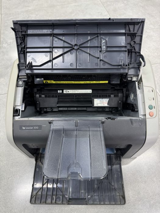 Принтор HP LaserJet 1010