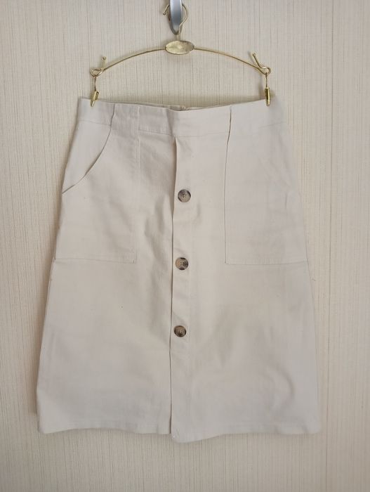 Юбки светлые разные