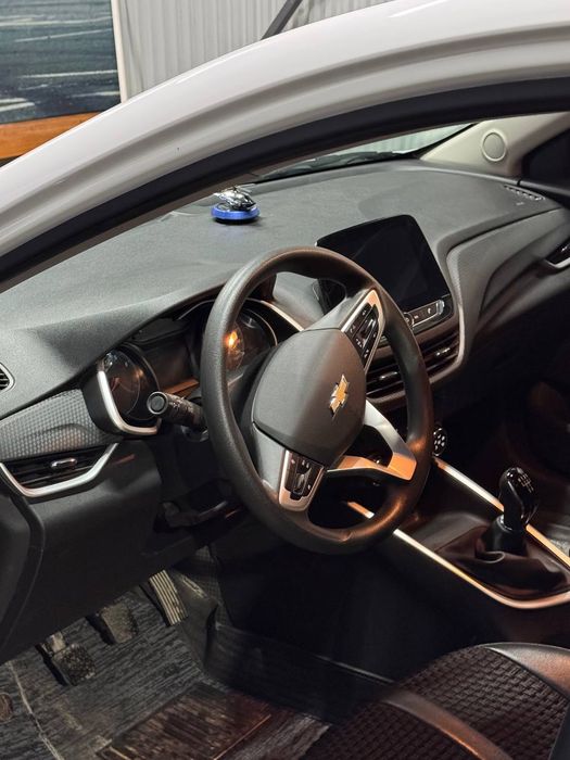 оникс  2 пазитсия пробег 12.000 наварот танивофка чехол полик