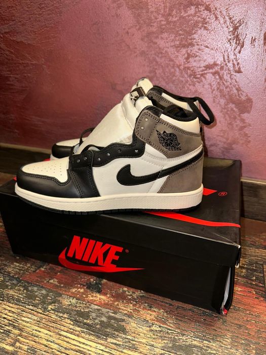 Jordan 1 high sneakers maro