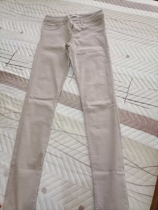 Всички дънки на символични цени