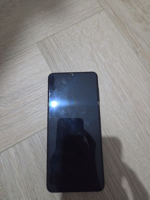 самсунг а22 нерабочая продам на запчасти