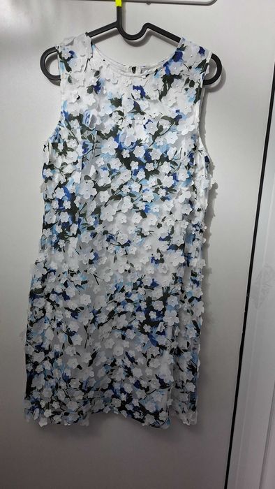 Karl Lagerfeld бяла рокля с 3D флорални апликации – EU 36 / EU 40