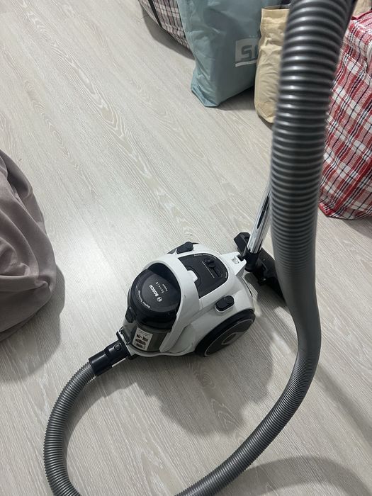 Продается пылесос фирмы Bosch series2