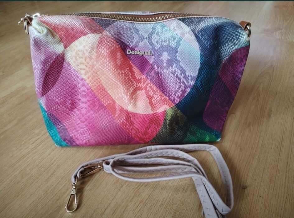 Дамски чанти U. S. Polo и Desigual