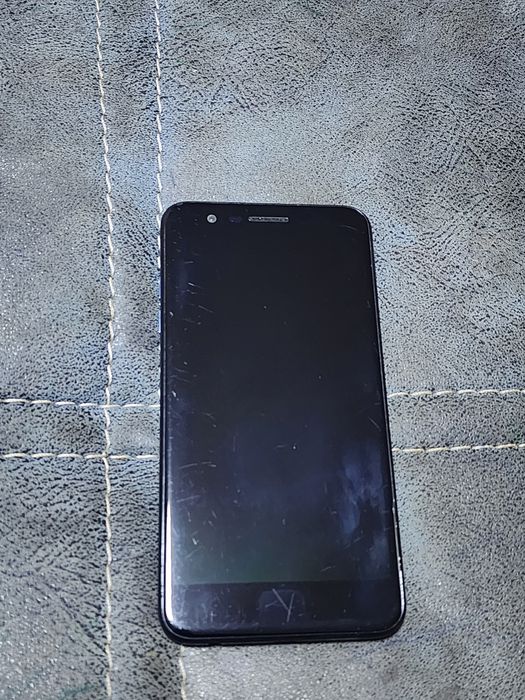 Смартфон  LG X4+