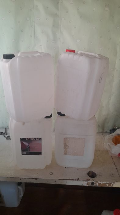 Продам канистры 25литр