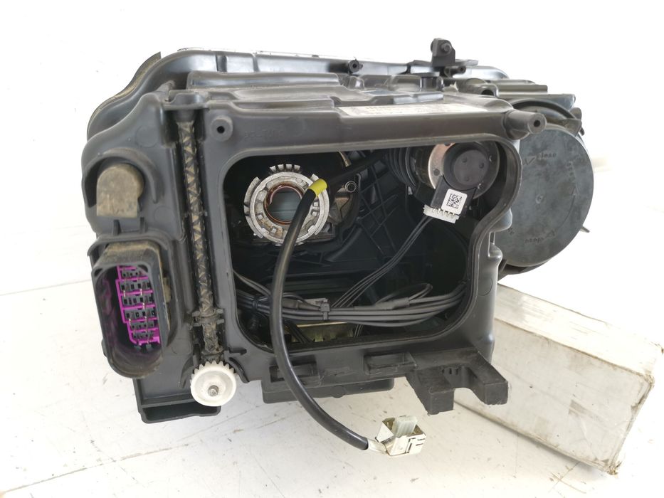 Ауди А8 / Audi A8 Ляв фар с ксенон, оригинален, в добро състояние