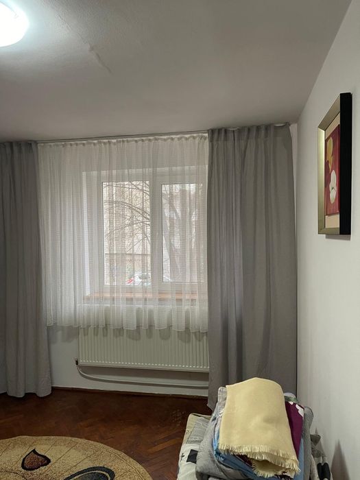 Închiriez GARSONIERĂ conf.1 30mp. zona NORD-Elegant in spatele statiei