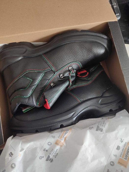 Работни обувки нови