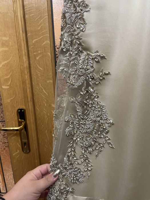 Rochie lunga cusuta manual