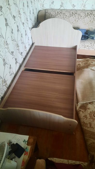 Кровать односпальная 1м