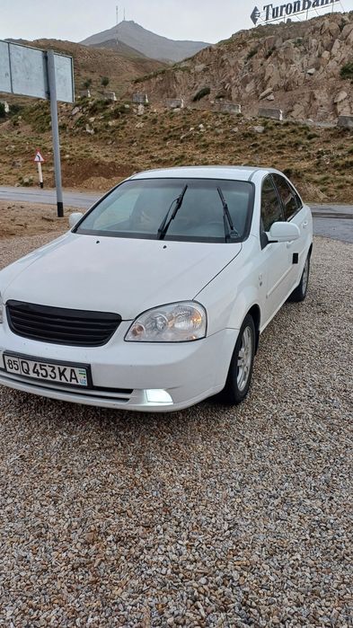 Ласетти 1.8 сотилади