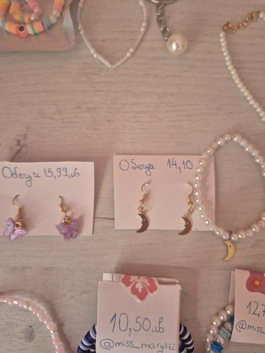 Гривни,гердани,висулки за телефон,обеци