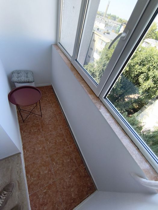 De închiriat apartament 1 cameră în zona Barieră, Brăila. Complet mobilată și utilată, preț 1100 lei pe lună. Fără  animale de companie .