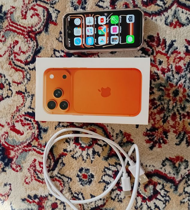 Продам мин айфон 17 про мах нов...