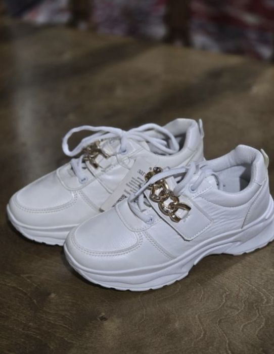 Кроссовки детские новые