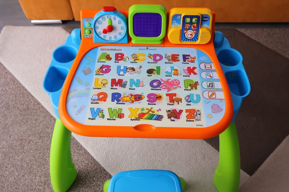Birou interactiv copii VTech Touch and Learn cu scaunel si planse - Limba Germana