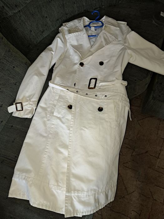 Pardesiu/palton Zara Basic alb cu cordon in talie